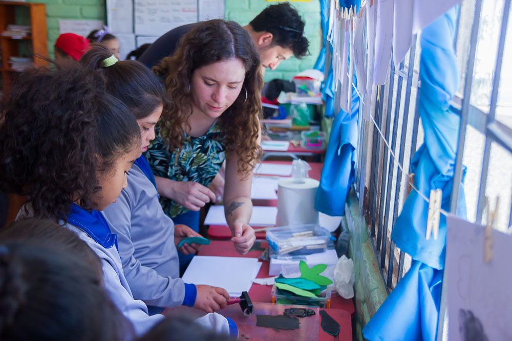 Integrantes de CIET-LR llevan a cabo iniciativa de educación ambiental en escuelas rurales de la Reserva de la Biosfera La Campana, Peñuelas. Región de Valparaíso.